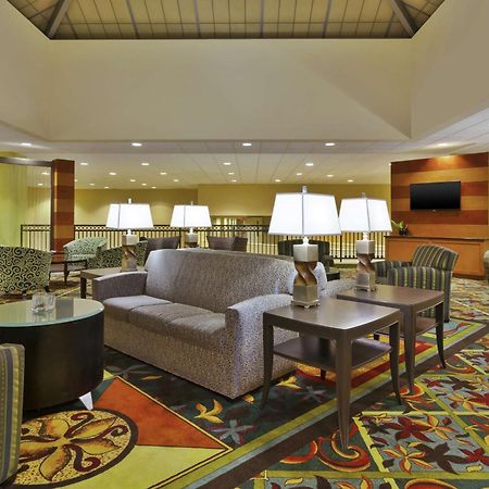 Doubletree By Hilton Holland Hotel Екстериор снимка