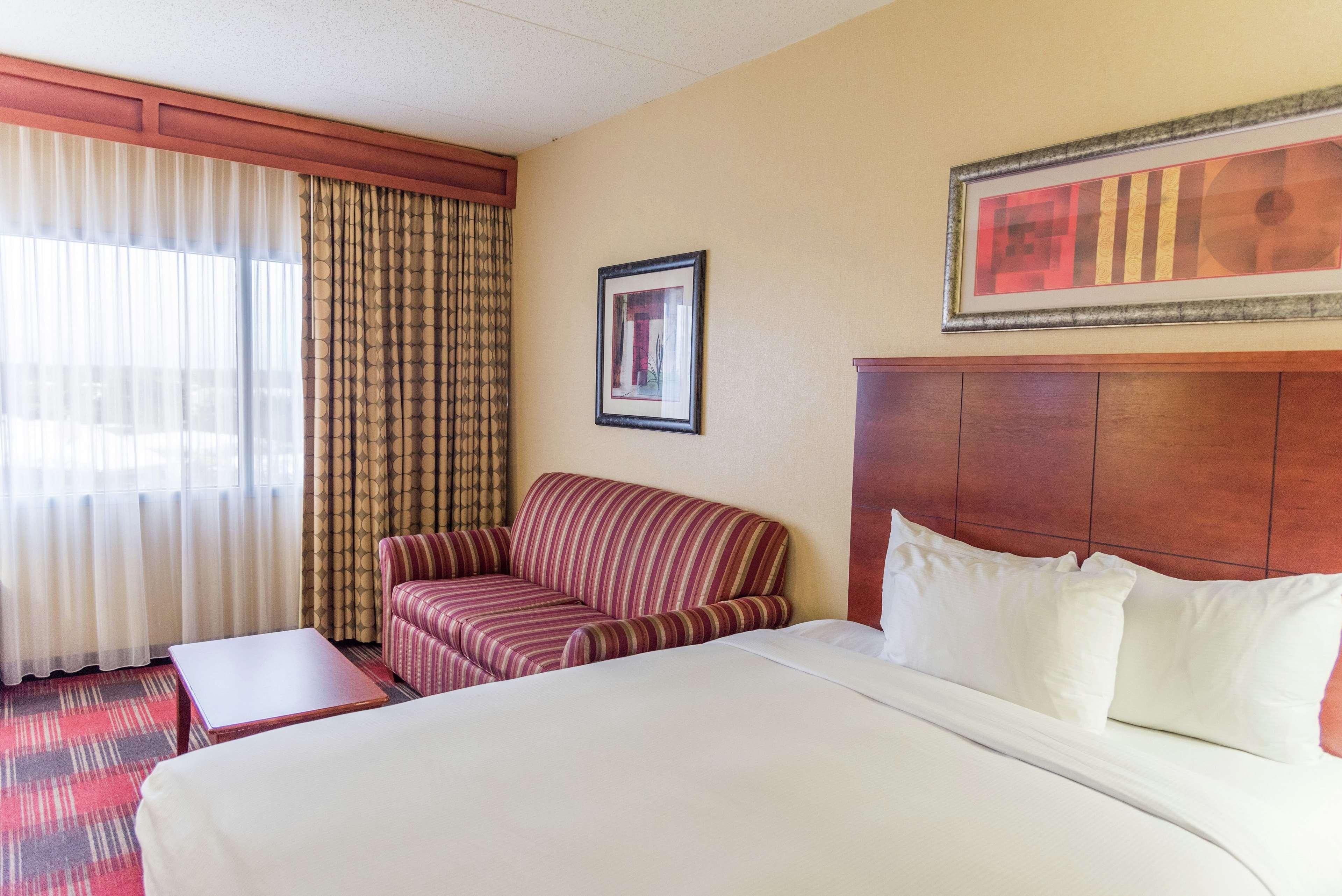 Doubletree By Hilton Holland Hotel Екстериор снимка