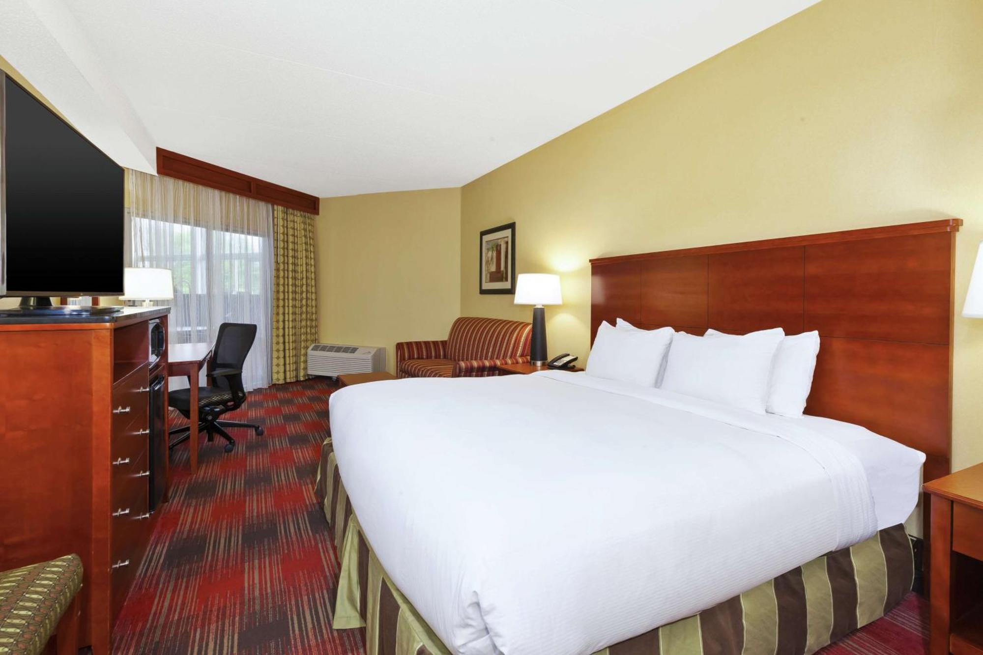 Doubletree By Hilton Holland Hotel Екстериор снимка