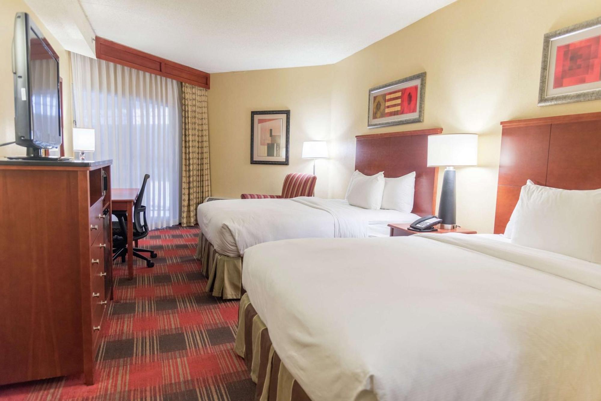 Doubletree By Hilton Holland Hotel Екстериор снимка